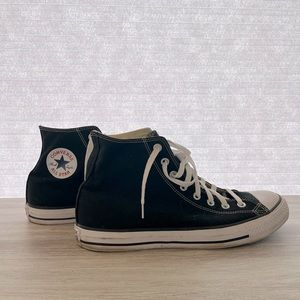 Men’s Converse Chuck Taylor Size 10 Black and White